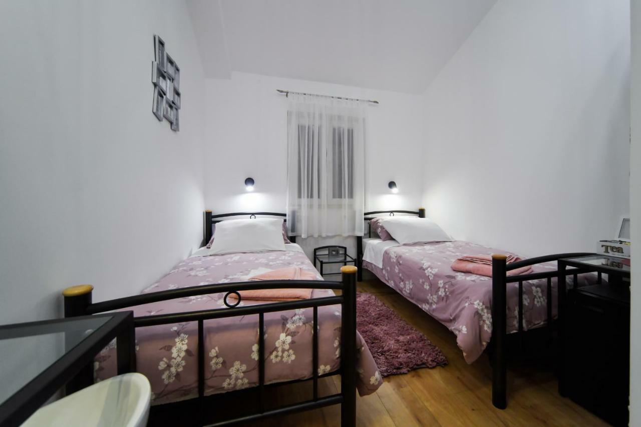 Apartments And Rooms Nekic Zadar Eksteriør bilde